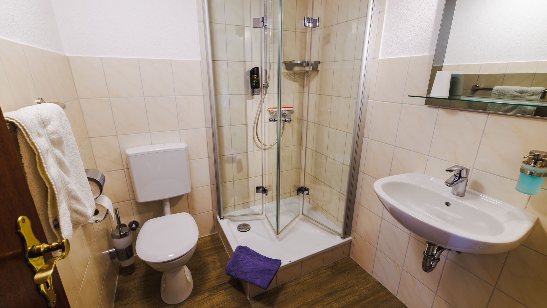 Bad im Zimmer Landgasthof Meincke Bild von Badezimmer mit Dusche