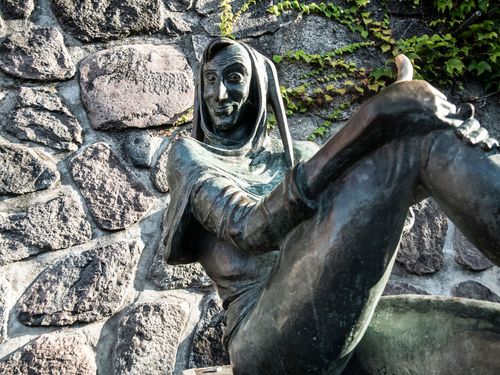 Mölln_Eulenspiegel_Statue-1