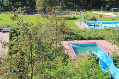 Das Waldschwimmbad in Büchen hält ein vielfältiges Angebot für die ganze Familie vor., © Gemeinde Büchen