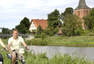 Radfahrer am Elbe-Lübeck-Kanal