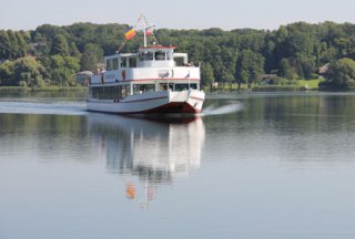 Die Schifffahrtslinie Ratzeburger See unterwegs auf dem Domsee, © Carina Jahnke/HLMS