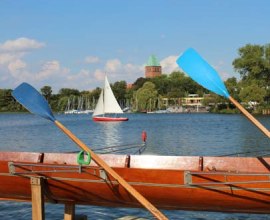 Das Rudern hat in Ratzeburg Tradition. Darüber hinaus ist der Ratzeburger See ein beliebtes Binnensegelrevier., © Carina Jahnke / HLMS GmbH