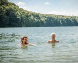 Genießen Sie eine kühle Erfrischung in einem der vielen Seen des Herzogtums Lauenburg., © Nicole Franke / HLMS GmbH