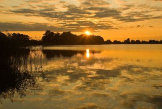 Goldenes Tagesende am Mechower See., © Thomas Ebelt / HLMS GmbH