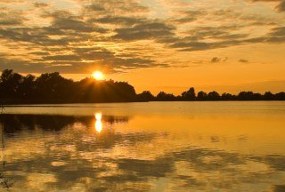 Der Mechower See an einem goldenen Abend., © Thomas Ebelt / HLMS GmbH