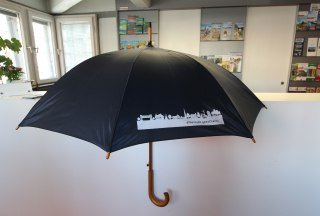Regenschirm mit Geesthachtmotiv, © Tourist-Information Geesthacht