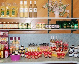 Regionale Produkte beim Hofladen von Landhof Buhk in Geesthacht, © Landhof Buhk GbR