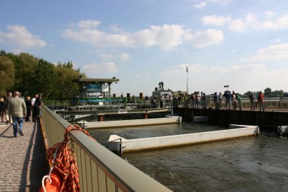 Medienrummel bei der Eröffnung der Fischaufstiegsanlage an der Elbe in Geesthacht, © Tourist-Information Geesthacht